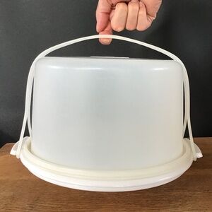 Vintage Tupperware Cake Storage & Carrier with Handle Strap
